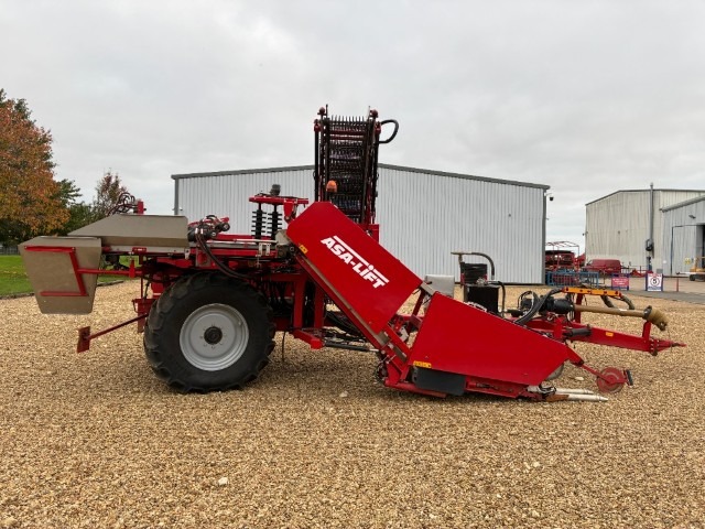 ASA-Lift ASA-Lift TK1000E Single Row Trailed Cabbage Harvester - left