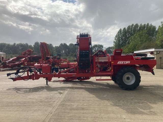 ASA-Lift ASA Lift TC1010E Single Row Trailed Cabbage Harvester - detail