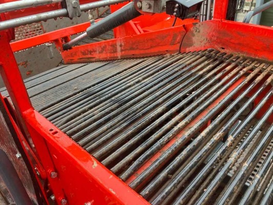 Dewulf / Miedema DeWulf, RA3060, 2 Row, Self-Propelled Potato Harvester - detail