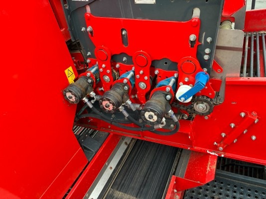 Dewulf / Miedema DeWulf, RA3060, 2 Row, Self-Propelled Potato Harvester - detail