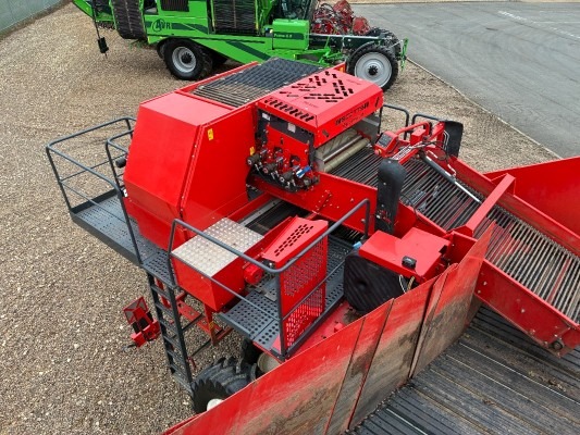 Dewulf / Miedema DeWulf, RA3060, 2 Row, Self-Propelled Potato Harvester - detail