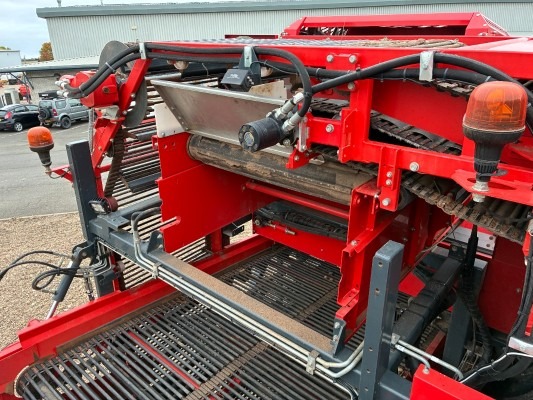 Dewulf / Miedema DeWulf, RA3060, 2 Row, Self-Propelled Potato Harvester - detail