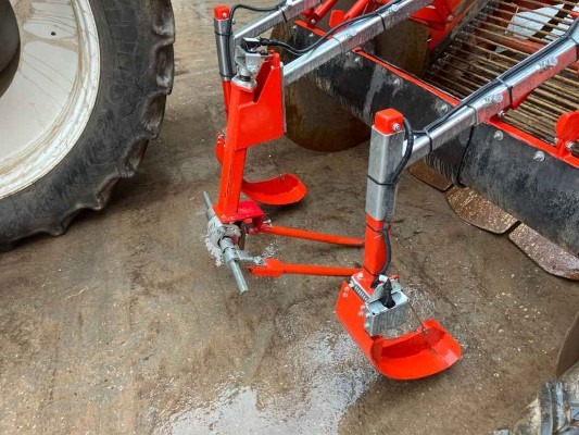 Dewulf / Miedema DeWulf, RA3060, 2 Row, Self-Propelled Potato Harvester - detail