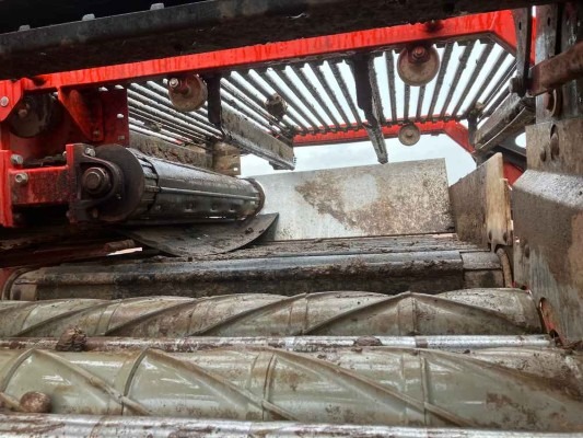 Dewulf / Miedema DeWulf, RA3060, 2 Row, Self-Propelled Potato Harvester - detail