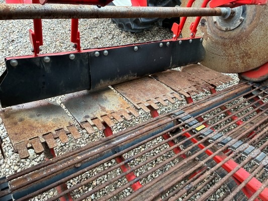 Dewulf / Miedema DeWulf, RA3060, 2 Row, Self-Propelled Potato Harvester - detail