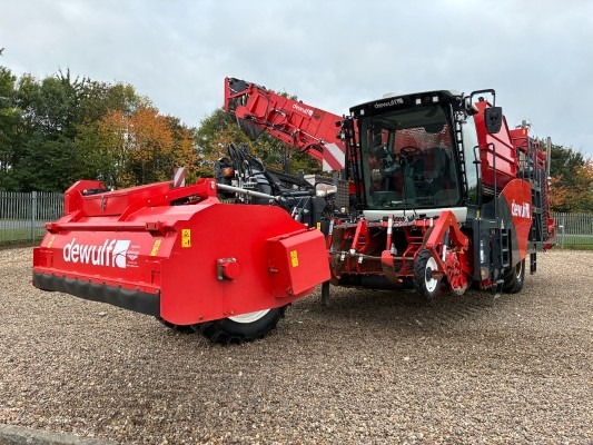 Dewulf / Miedema DeWulf, RA3060, 2 Row, Self-Propelled Potato Harvester - front