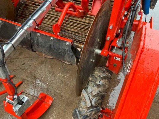 Dewulf / Miedema DeWulf, RA3060, 2 Row, Self-Propelled Potato Harvester - detail