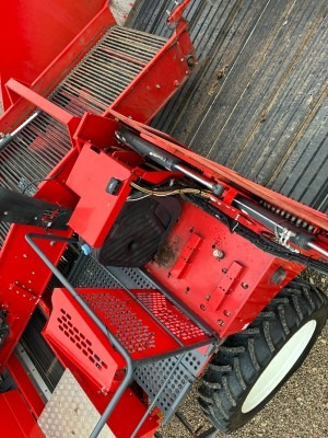 Dewulf / Miedema DeWulf, RA3060, 2 Row, Self-Propelled Potato Harvester - detail