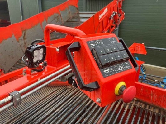 Dewulf / Miedema DeWulf, RA3060, 2 Row, Self-Propelled Potato Harvester - detail