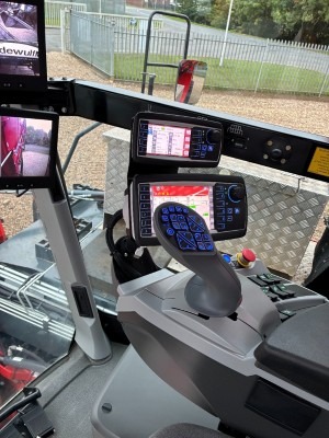 Dewulf / Miedema DeWulf, RA3060, 2 Row, Self-Propelled Potato Harvester - machinePlate