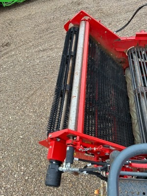 Dewulf / Miedema DeWulf, RA3060, 2 Row, Self-Propelled Potato Harvester - detail