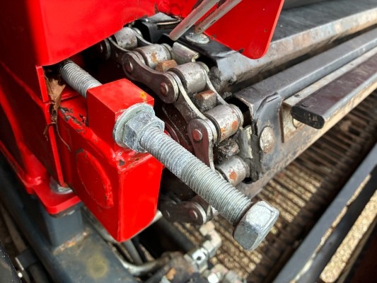 Dewulf / Miedema DeWulf, RA3060, 2 Row, Self-Propelled Potato Harvester - detail