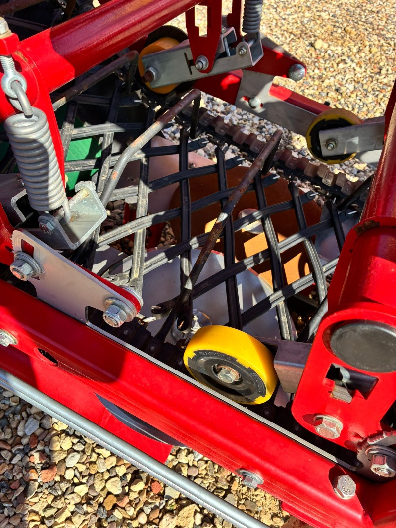 ASA-Lift ASA-Lift MC1010E Single Row Mounted Cabbage Harvester - machinePlate