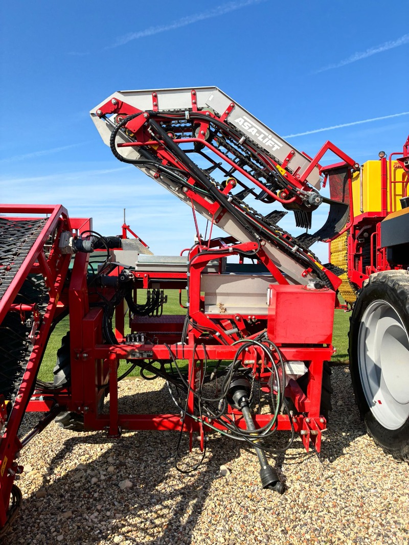 ASA-Lift ASA-Lift MC1010E Single Row Mounted Cabbage Harvester - detail