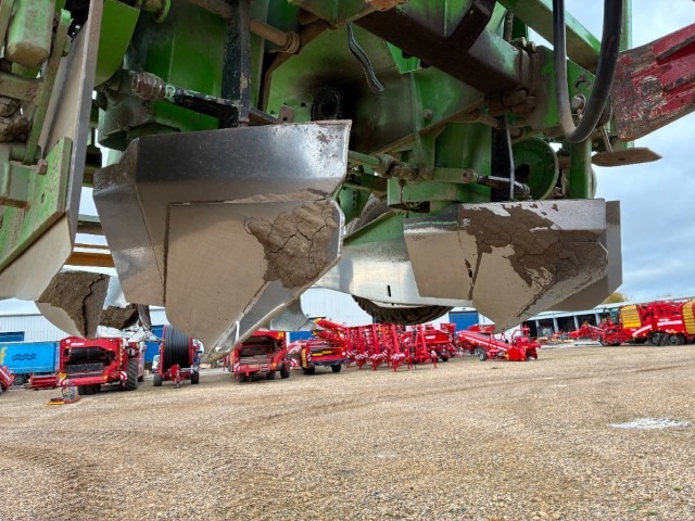 Standen Standen BB2/H200, 2 Row, Mounted, Cup, Potato Planter - detail