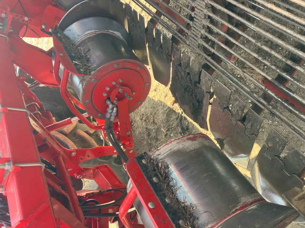 GRIMME Varitron 270 PL TT, 2 Row, Self-Propelled potato Harvester - machinePlate