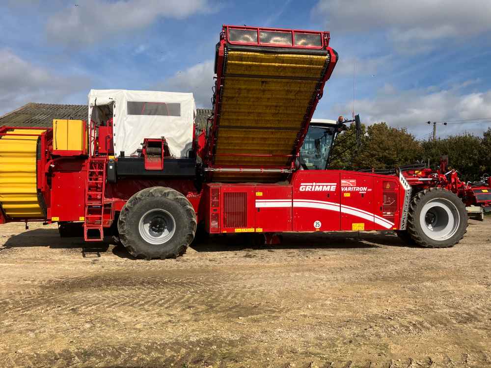 GRIMME Varitron 270 PL TT, 2 Row, Self-Propelled potato Harvester - left
