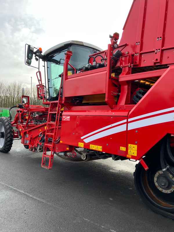 GRIMME Grimme Varitron 220 Platinum TT, Self-Propelled Potato Harvester - right