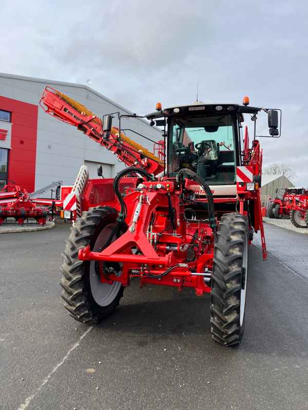 GRIMME Grimme Varitron 220 Platinum TT, Self-Propelled Potato Harvester - front