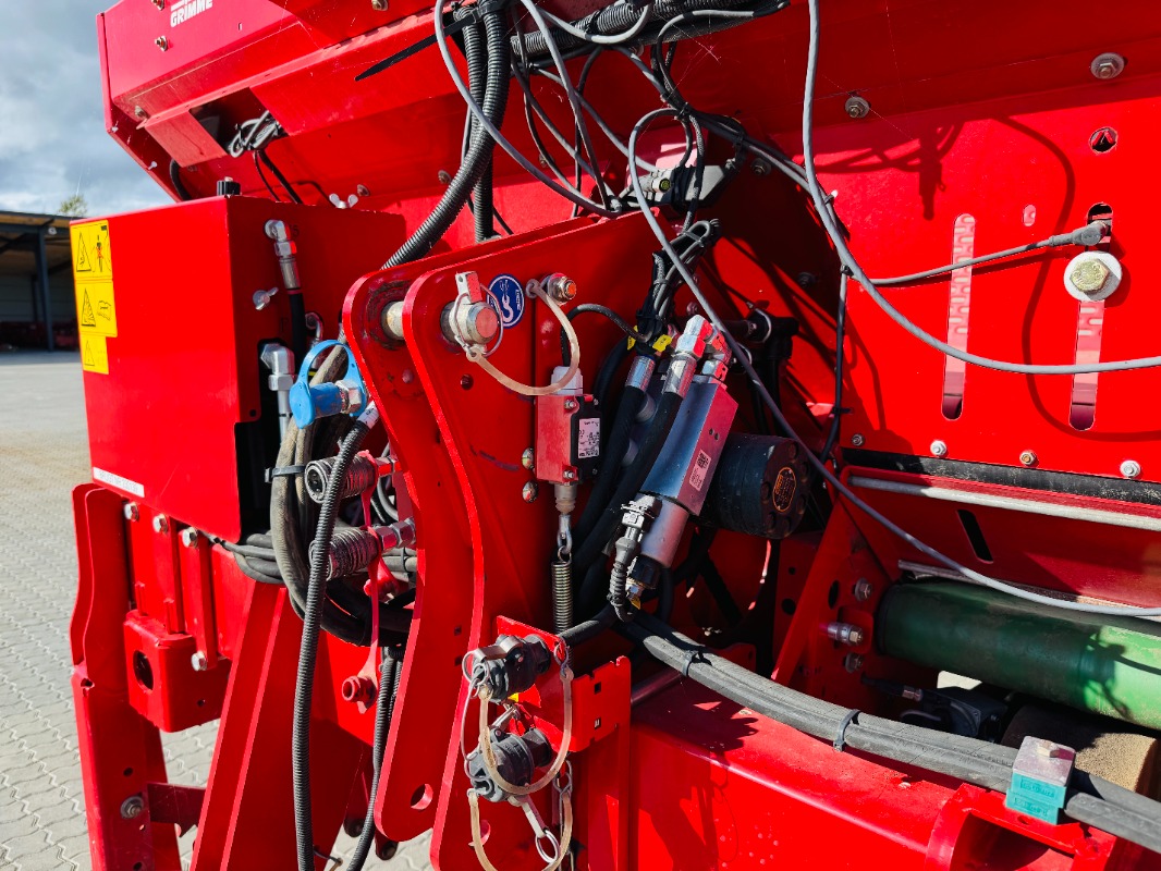 GRIMME GB-215 - machinePlate