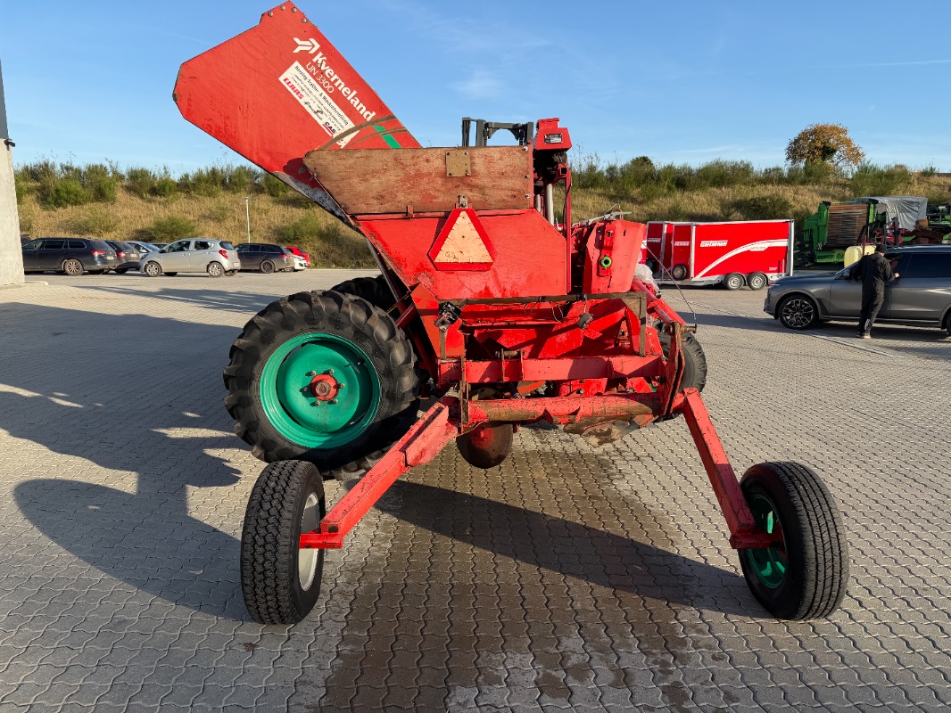 Kverneland UN-3300 - back