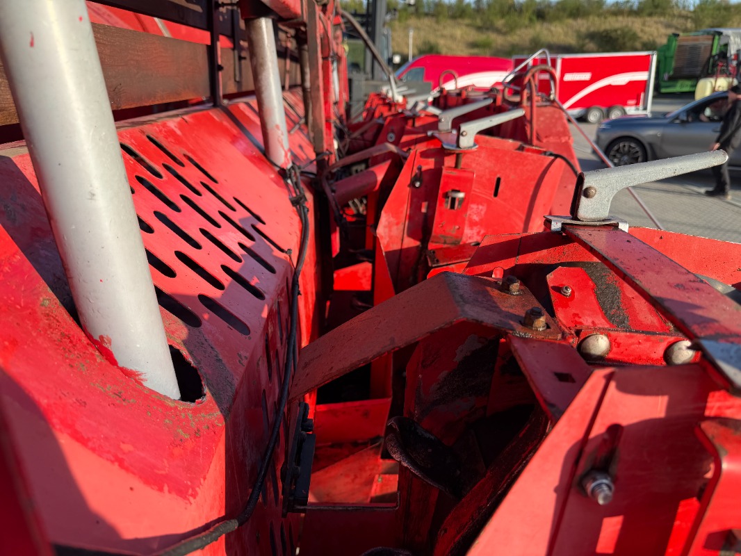 Kverneland UN-3300 - detail