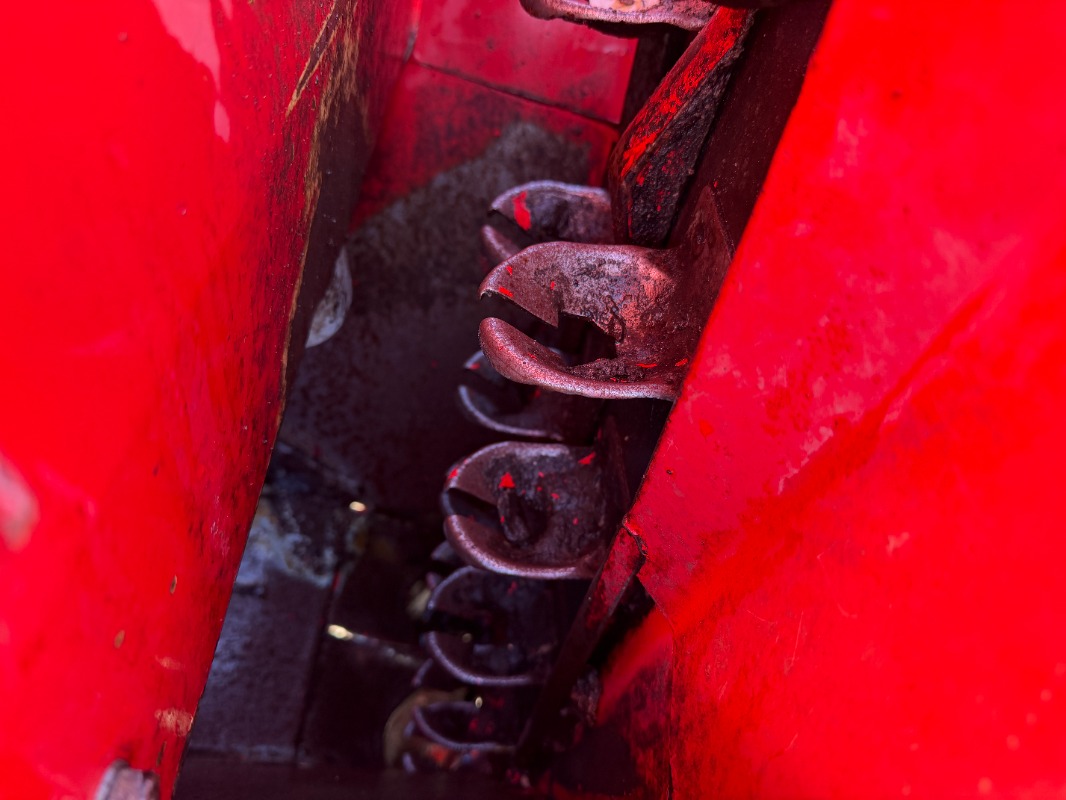 Kverneland UN-3300 - detail