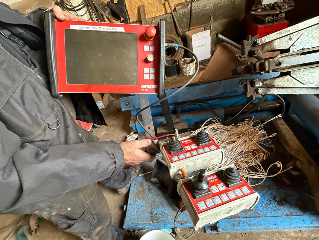 GRIMME SE-170-60-UB - machinePlate