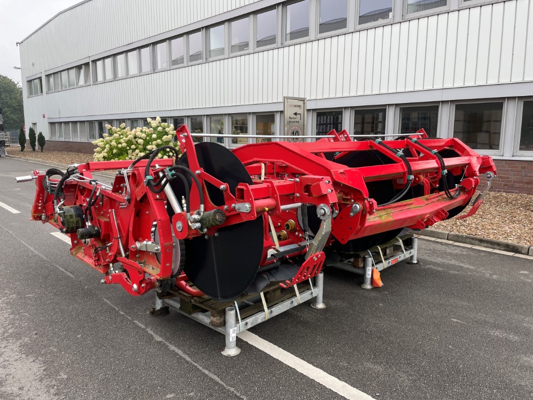 GRIMME Intake for VARITRON 470 - row width 90 cm - front